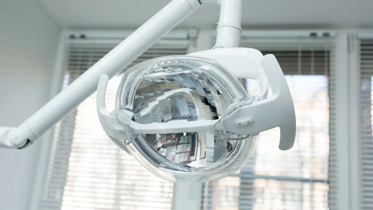 Základné tipy na údržbu a čistenie zdravotníckeho osvetľovacieho zariadenia